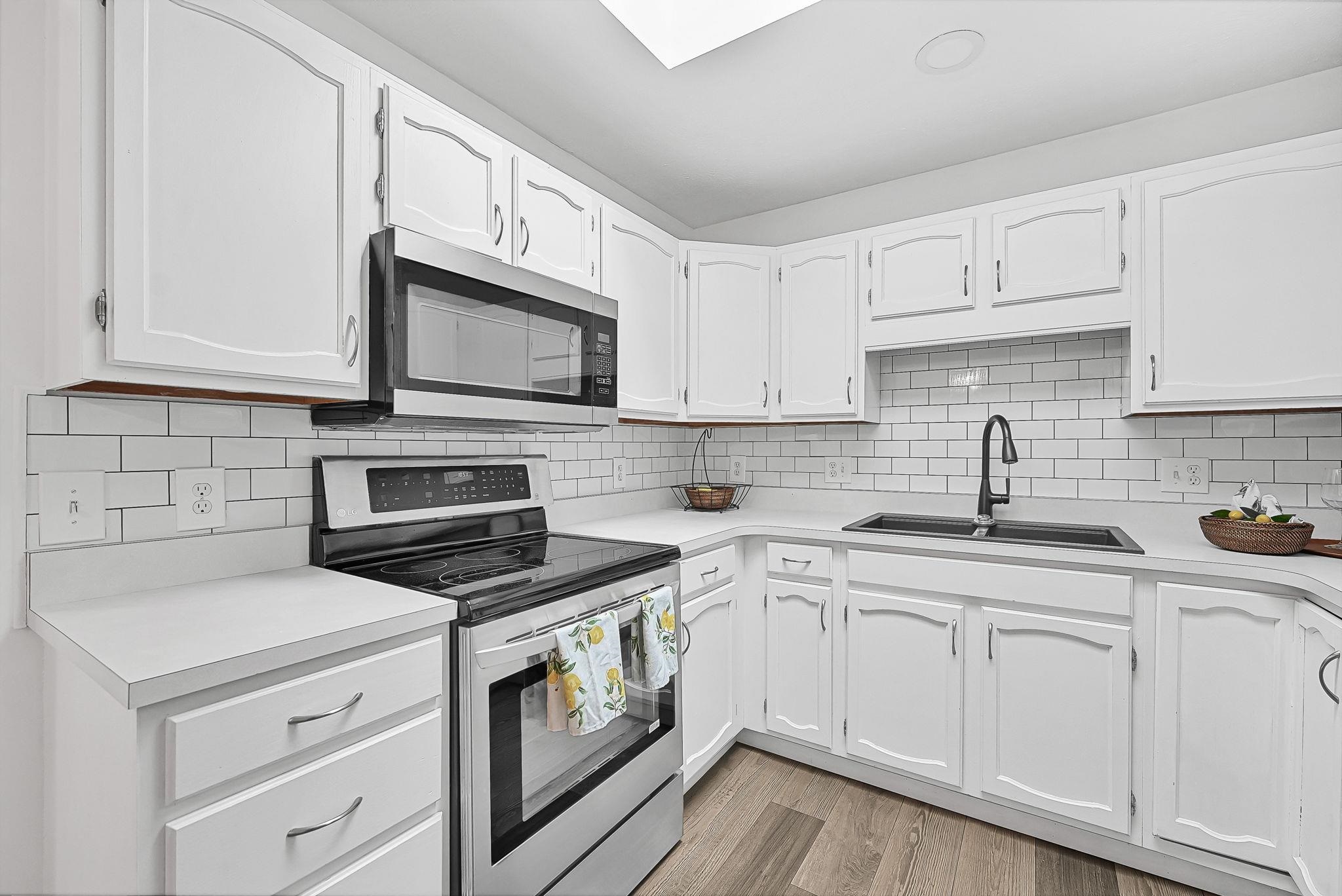 2130 East Hammond Road, Unit 82 Traverse City, MI 49686 - Photo 11 of 42