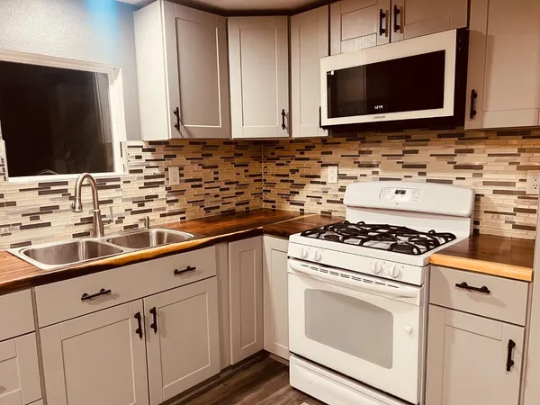 $75,900 | 4024 McHenry Avenue, Unit 141, Modesto, CA 95356