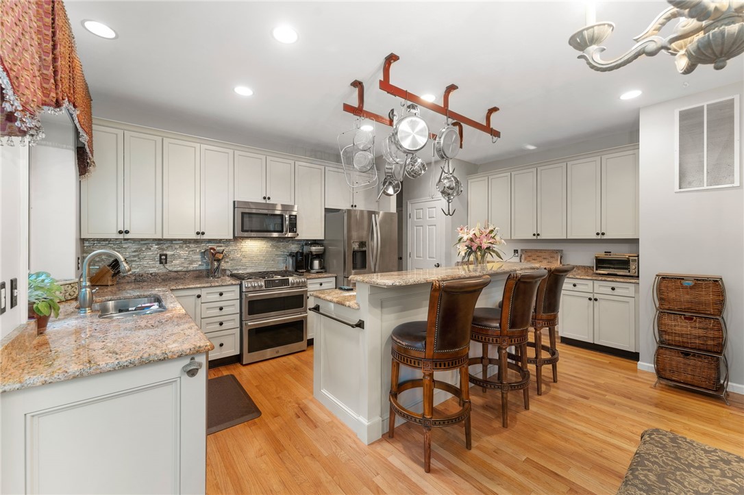 44 Castle Rocks Road Warwick, RI 02886 - Photo 12 of 49 Gallery Image 12