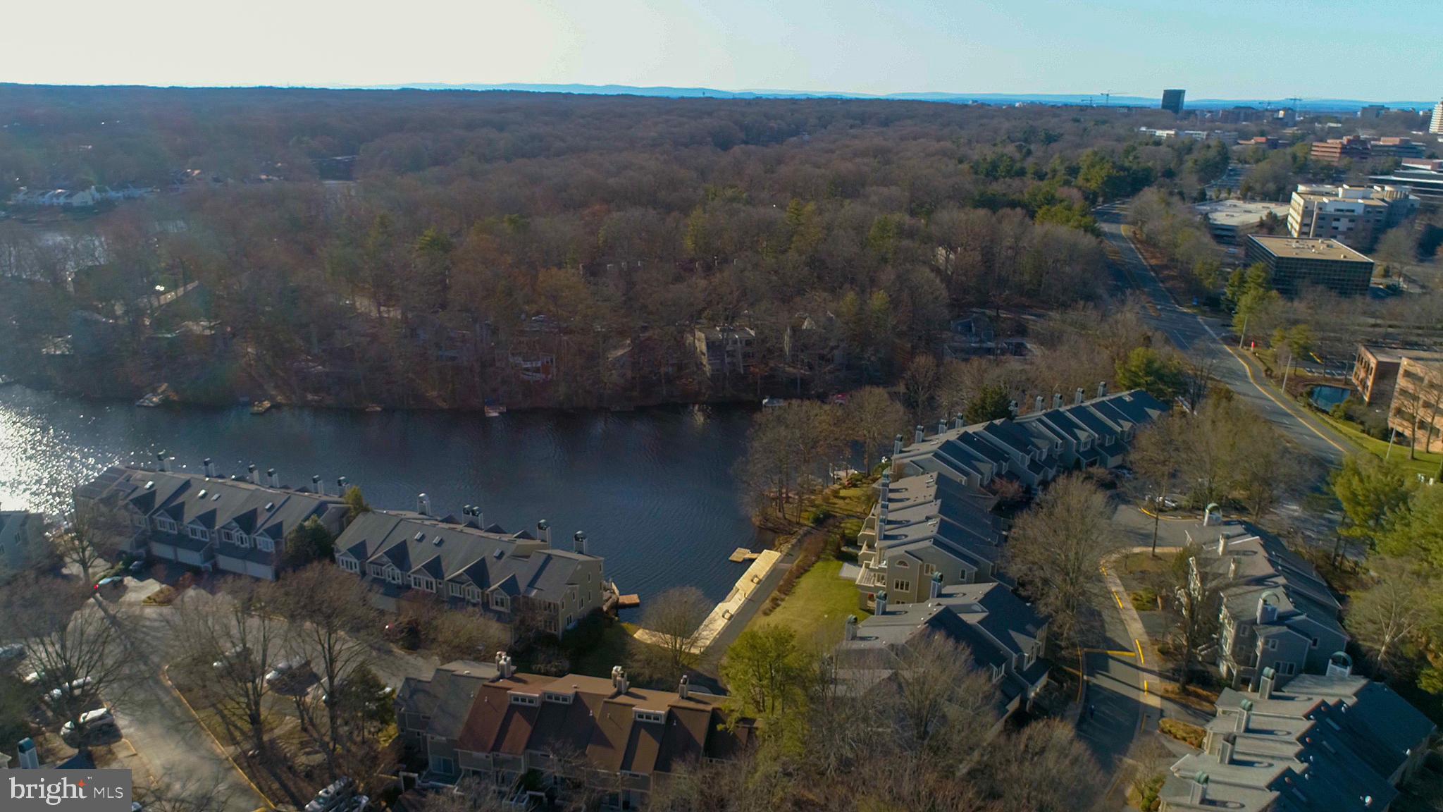 11112 Lakespray Way Reston, VA 20191 - Photo 41 of 42 Gallery Image 41