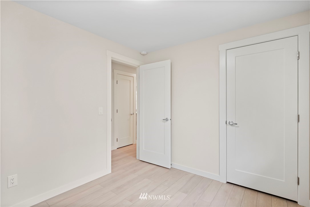 5723 Highland Road Everett, WA 98203 - Photo 15 of 21 a view of an empty room