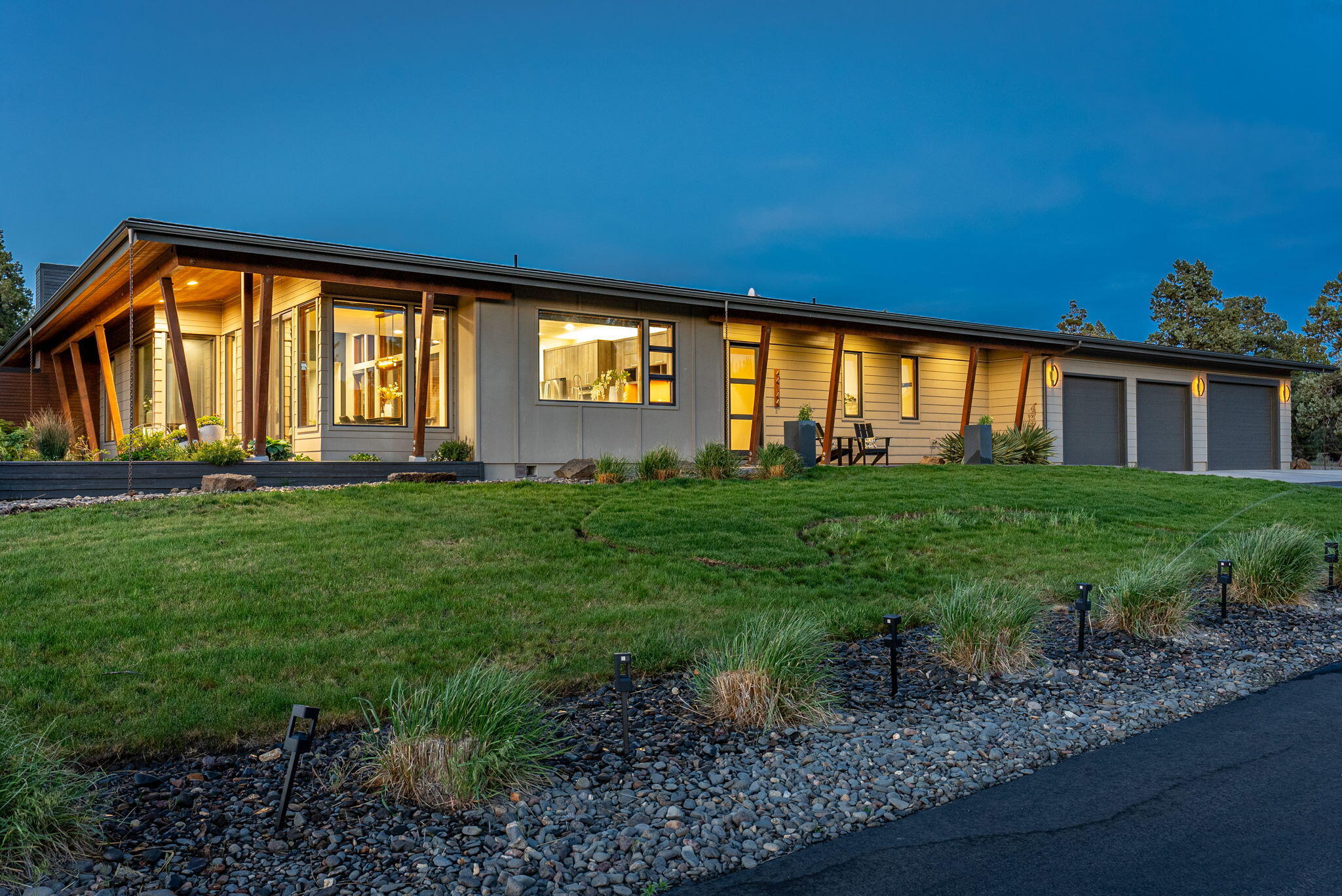 64144 Pioneer Loop Bend, OR 97701 - Photo 8 of 192 20-web-or-mls-Riley Visuals-20