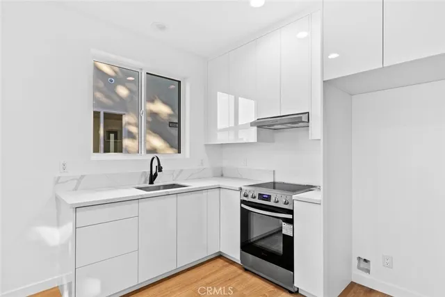 $1,850,000 | 6842 Cedros Avenue, Van Nuys, CA 91405