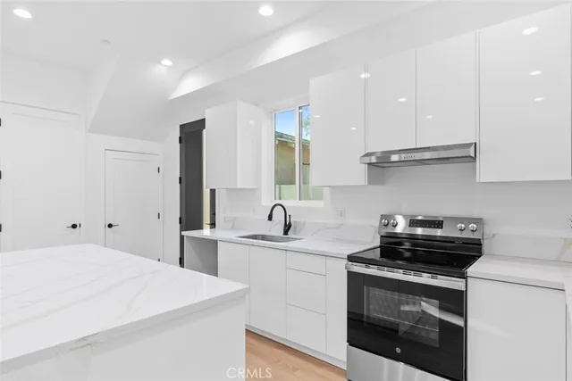 $1,850,000 | 6842 Cedros Avenue, Van Nuys, CA 91405