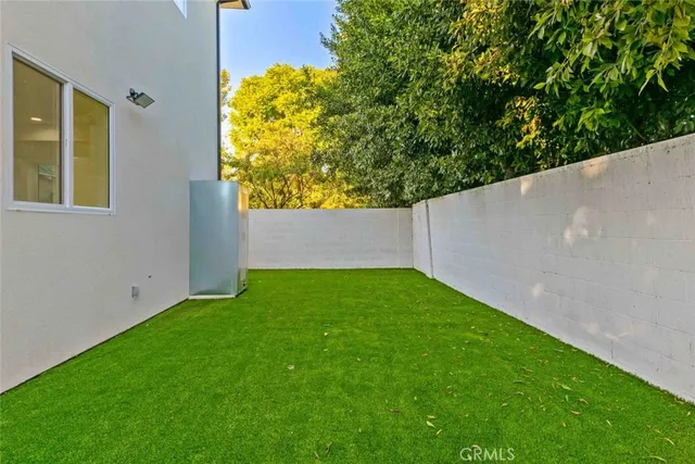 $1,850,000 | 6842 Cedros Avenue, Van Nuys, CA 91405