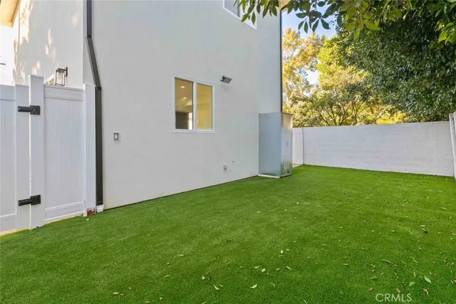 $1,850,000 | 6842 Cedros Avenue, Van Nuys, CA 91405