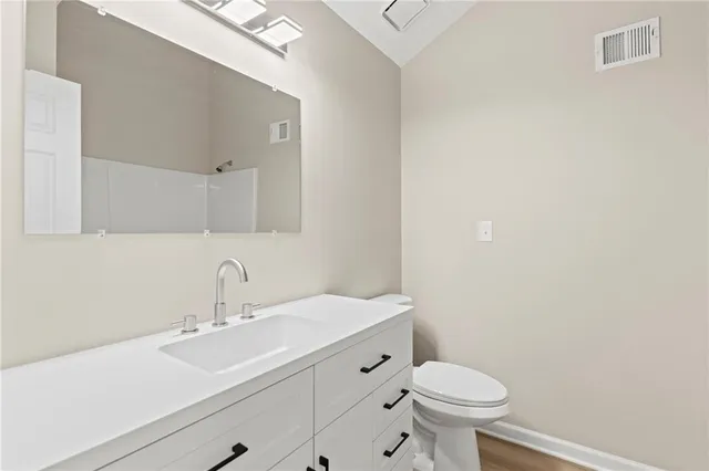 $369,900 | 8615 North Wayland Avenue, Kansas City, MO 64153