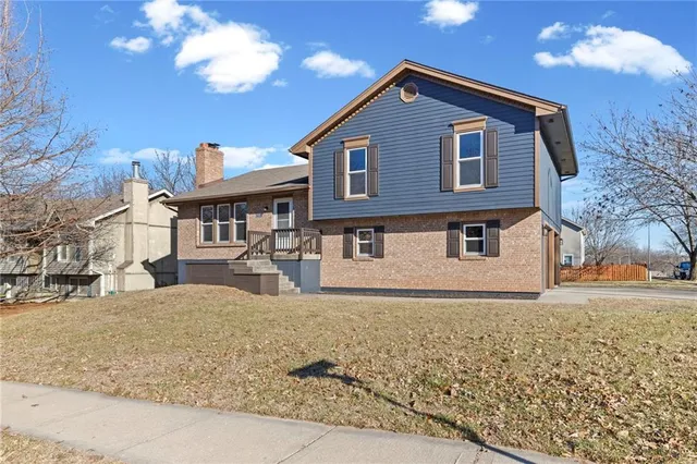 $369,900 | 8615 North Wayland Avenue, Kansas City, MO 64153
