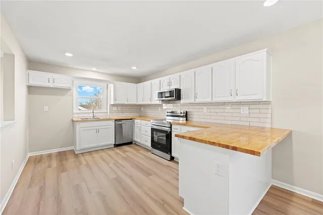 $369,900 | 8615 North Wayland Avenue, Kansas City, MO 64153