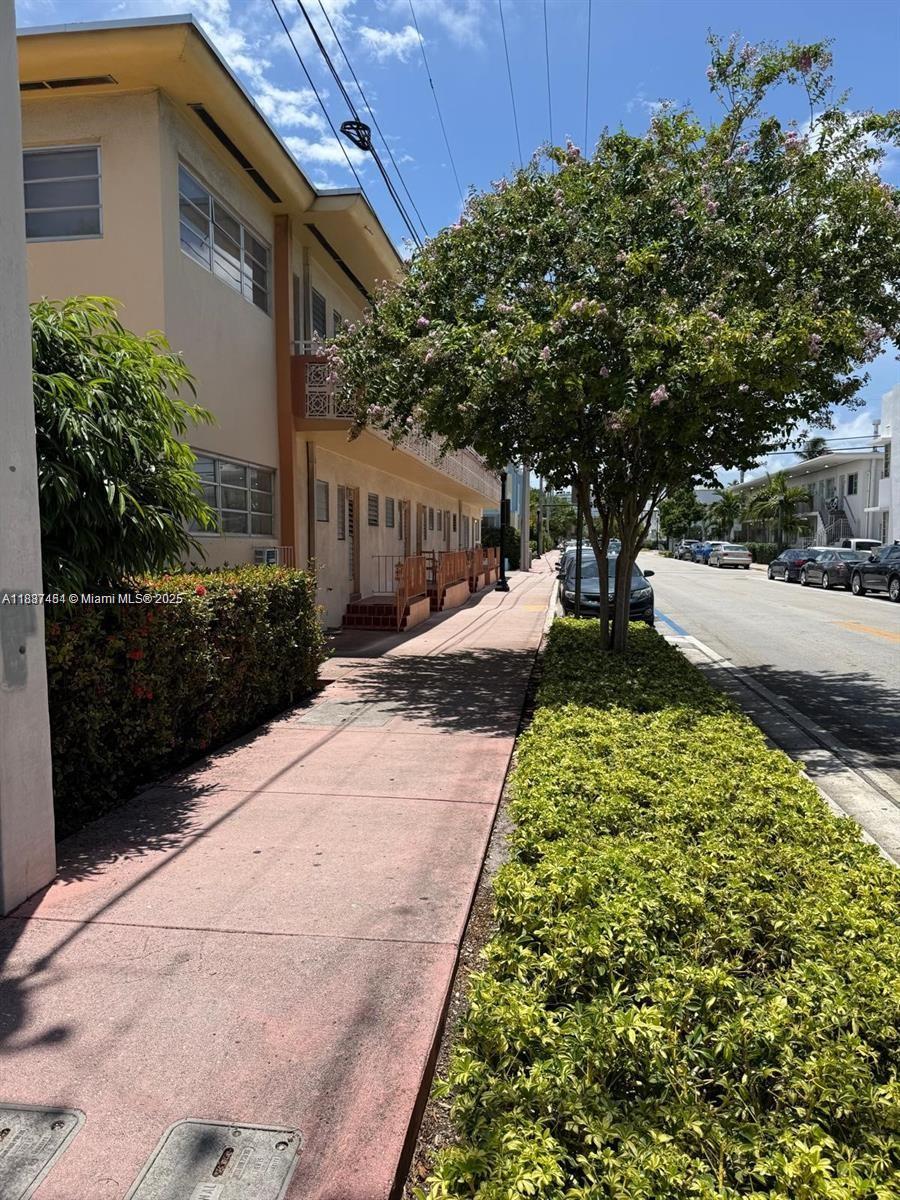1060 Pennsylvania Avenue, Unit 18 Miami Beach, FL 33139 - Photo 12 of 21 a view of a backyard of the house