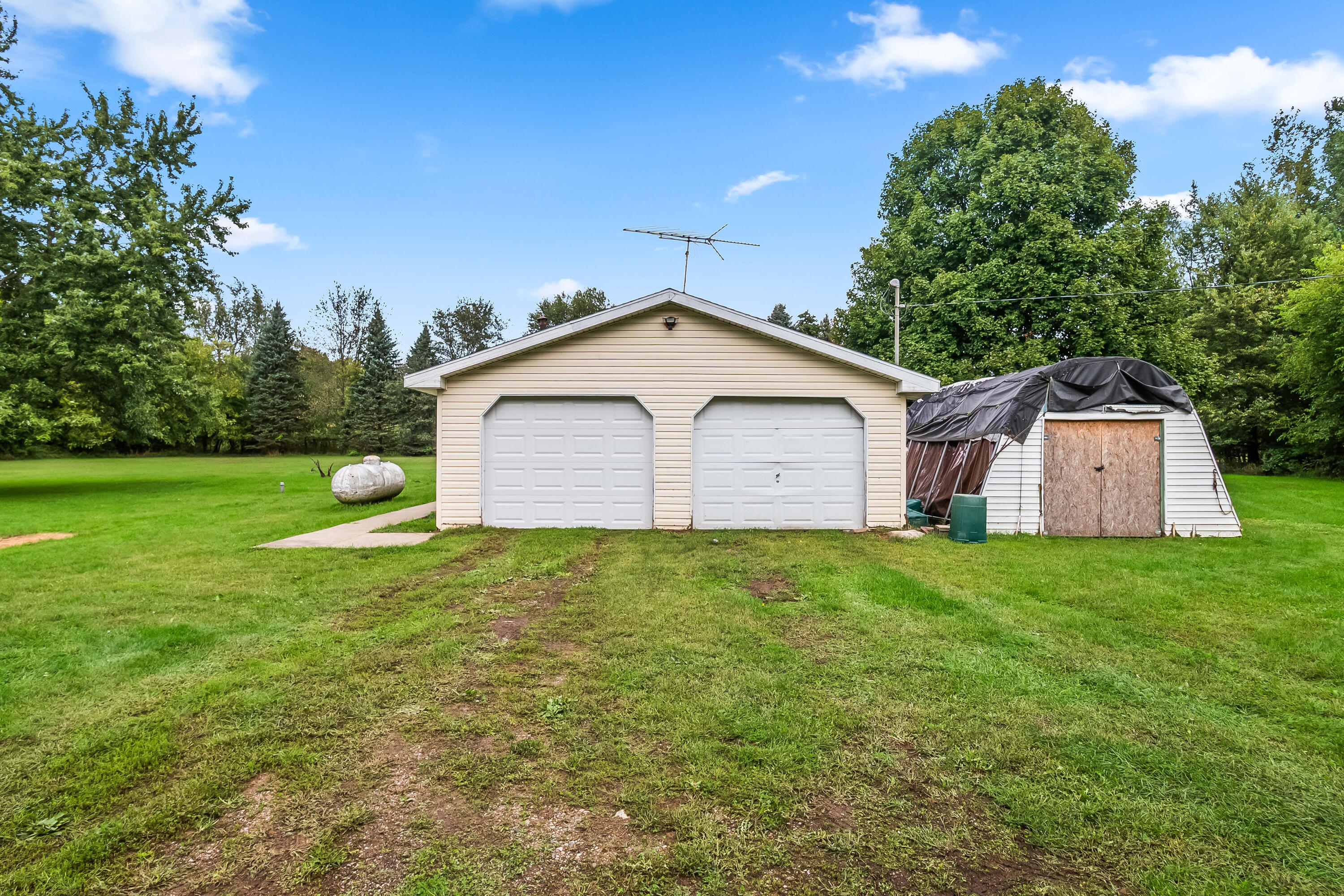 474 Clarendon Road Quincy, MI 49082 - Photo 14 of 46 21