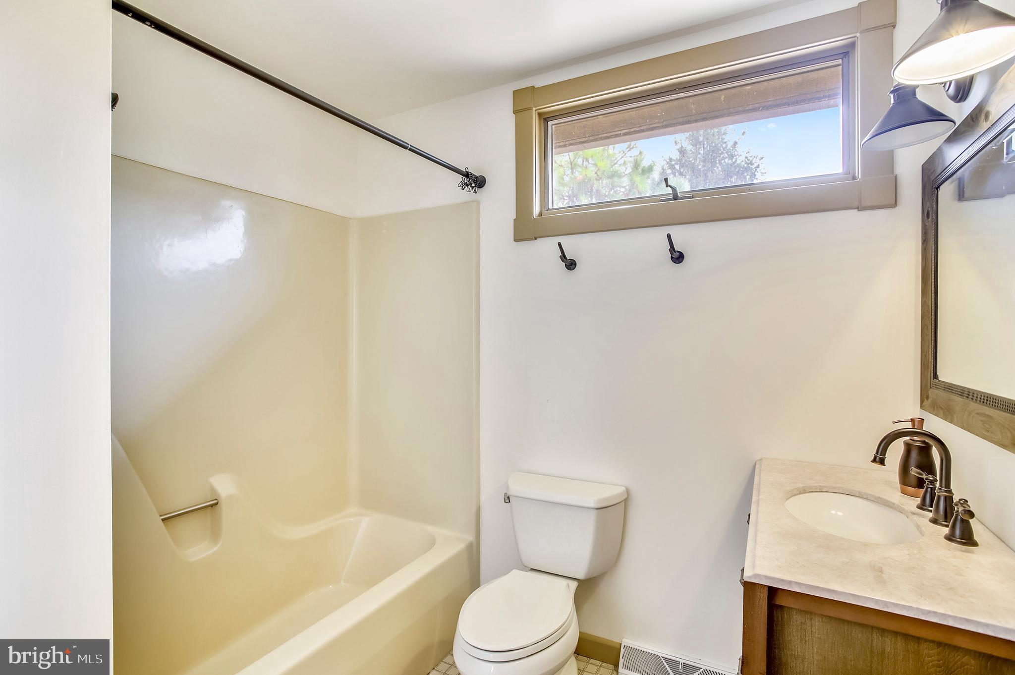 18237 Foreston Road Parkton, MD 21120 - Photo 19 of 29 Main Bath in Upper Level