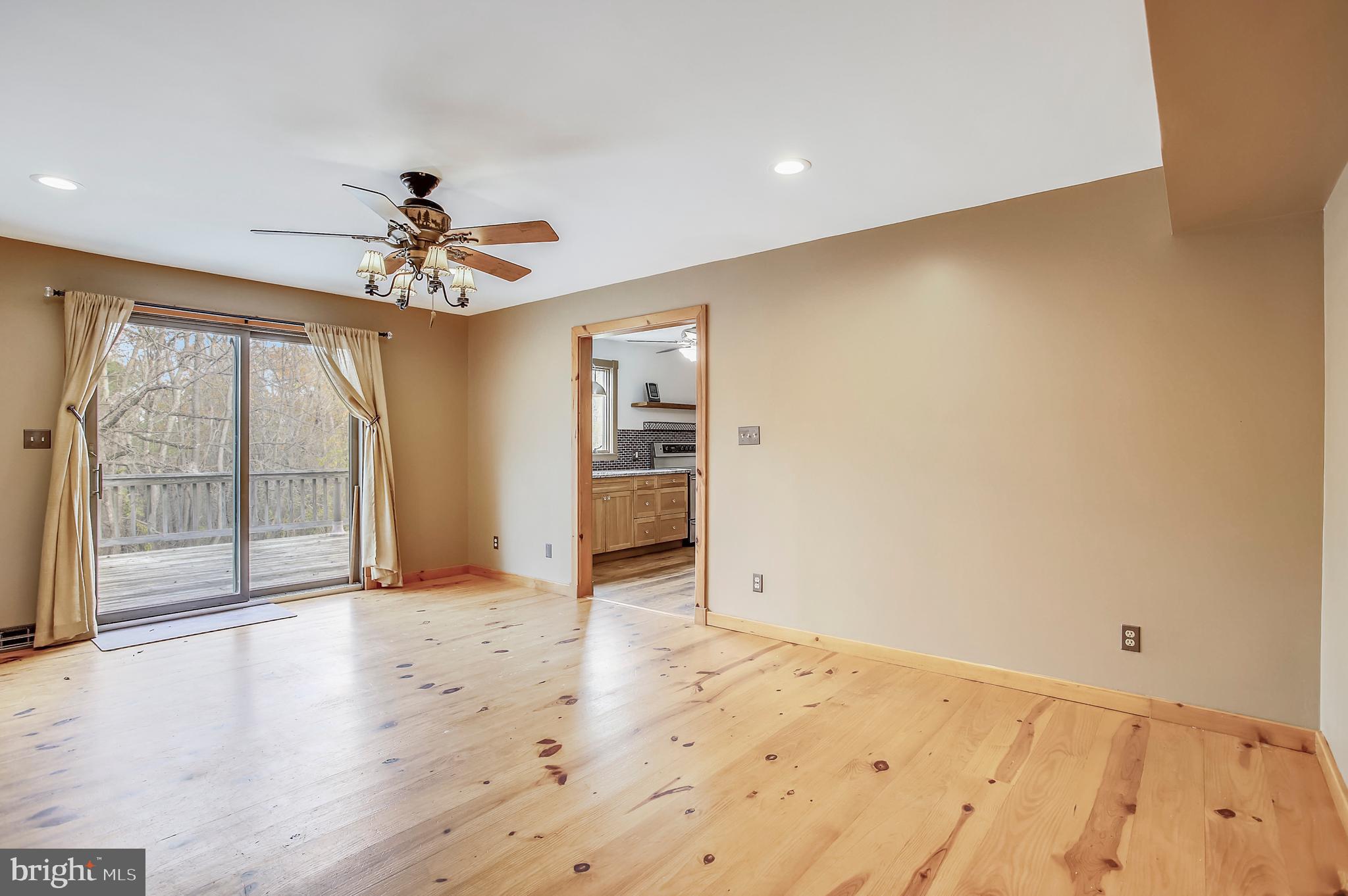 18237 Foreston Road Parkton, MD 21120 - Photo 10 of 29 Main Level Family Room