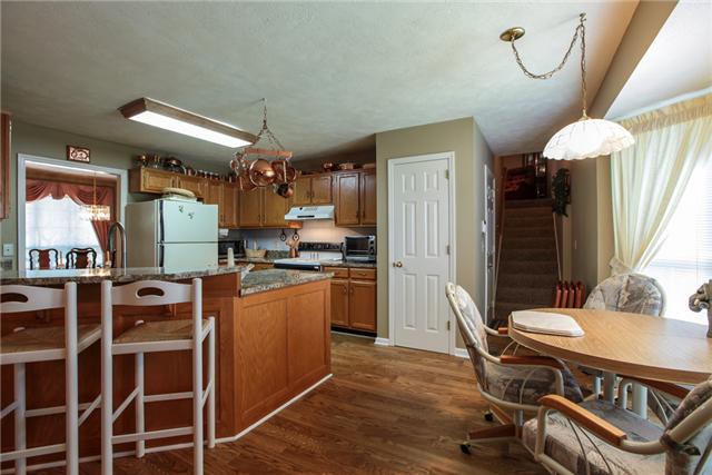5533 Seesaw Road Nashville, TN 37211 - Photo 7 of 19 Kitchen with great eat-in area ~ Plenty of natural light to wake you up in the mornings!