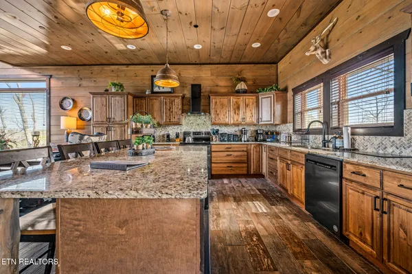 $1,849,900 | 1490 Sleepy Valley Lane, Sevierville, TN 37876