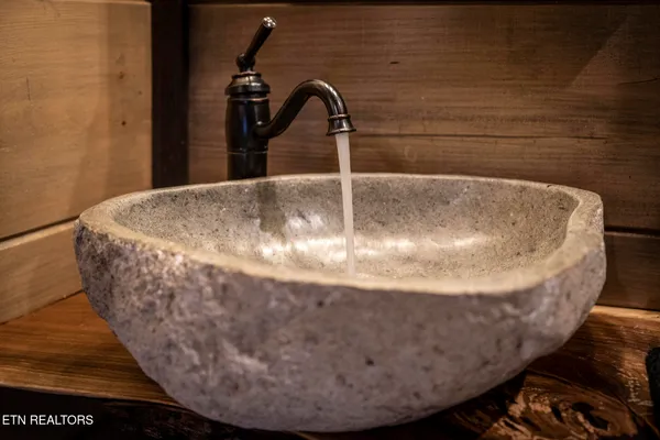 $1,849,900 | 1490 Sleepy Valley Lane, Sevierville, TN 37876