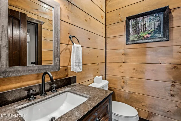 $1,849,900 | 1490 Sleepy Valley Lane, Sevierville, TN 37876