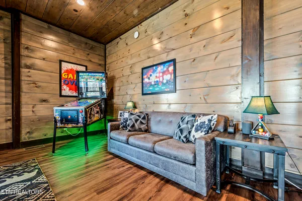 $1,849,900 | 1490 Sleepy Valley Lane, Sevierville, TN 37876