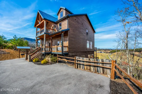 $1,849,900 | 1490 Sleepy Valley Lane, Sevierville, TN 37876