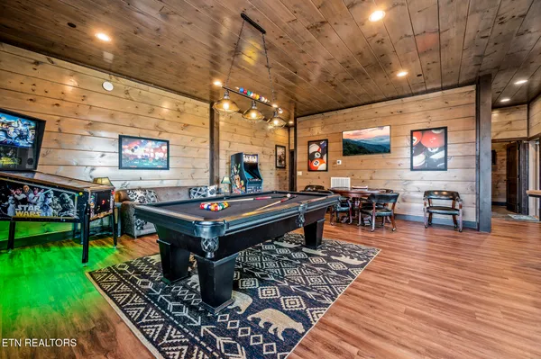 $1,849,900 | 1490 Sleepy Valley Lane, Sevierville, TN 37876