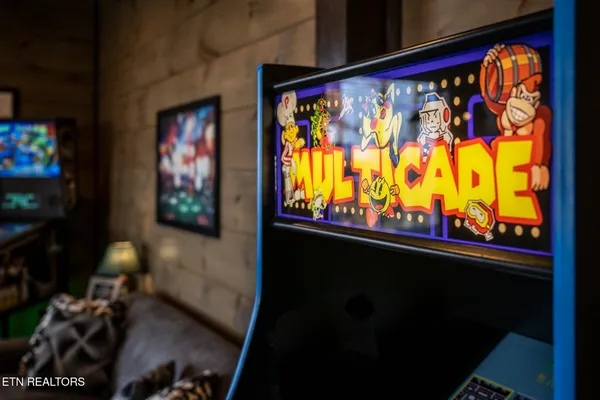 $1,849,900 | 1490 Sleepy Valley Lane, Sevierville, TN 37876