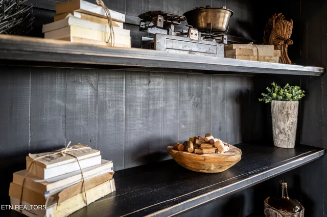 $1,899,000 | 1490 Sleepy Valley Lane, Sevierville, TN 37876