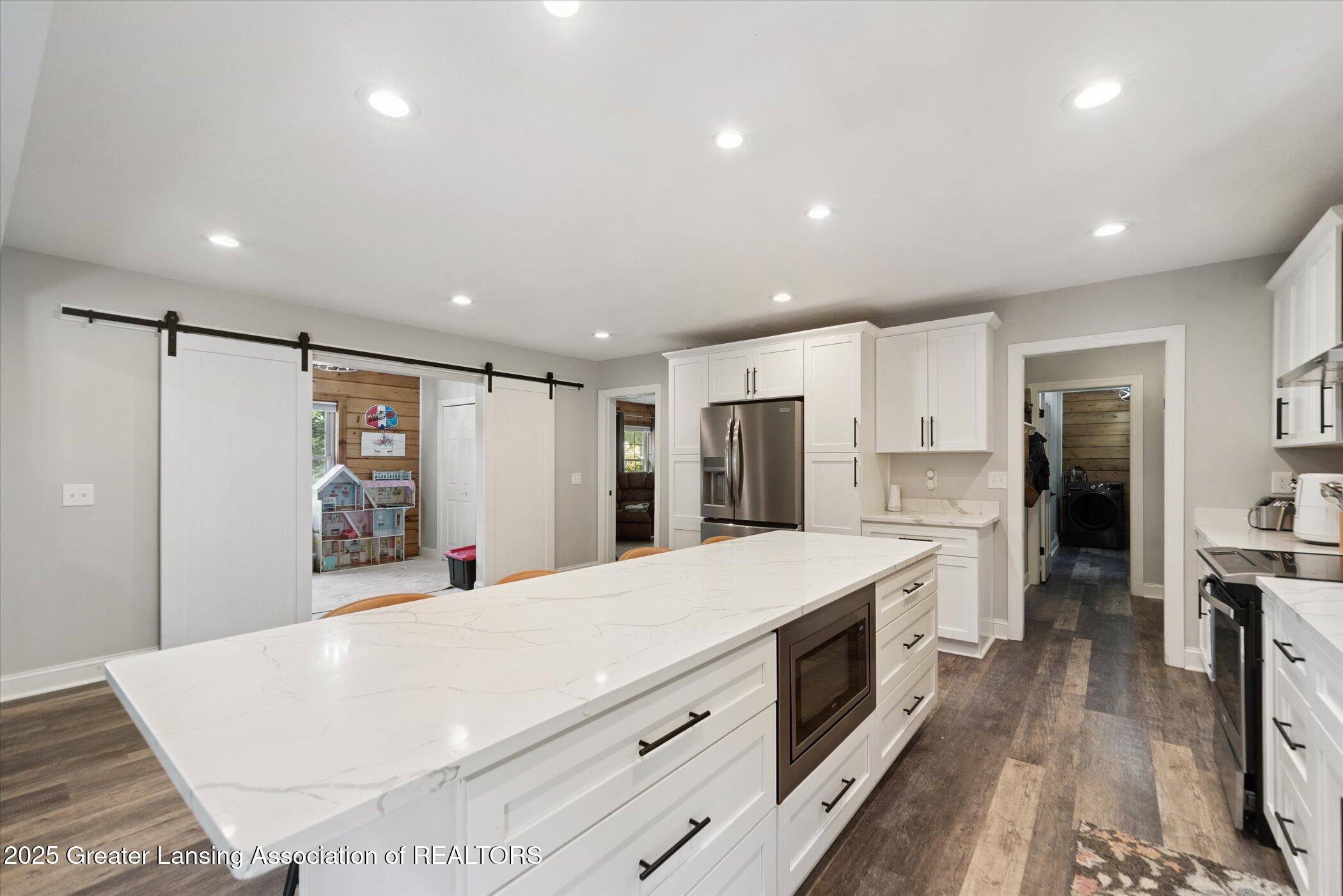 9871 Mason Road Ovid, MI 48866 - Photo 9 of 42 16-9871-Mason-Rd-Ovid-MI-48866-WindowSti