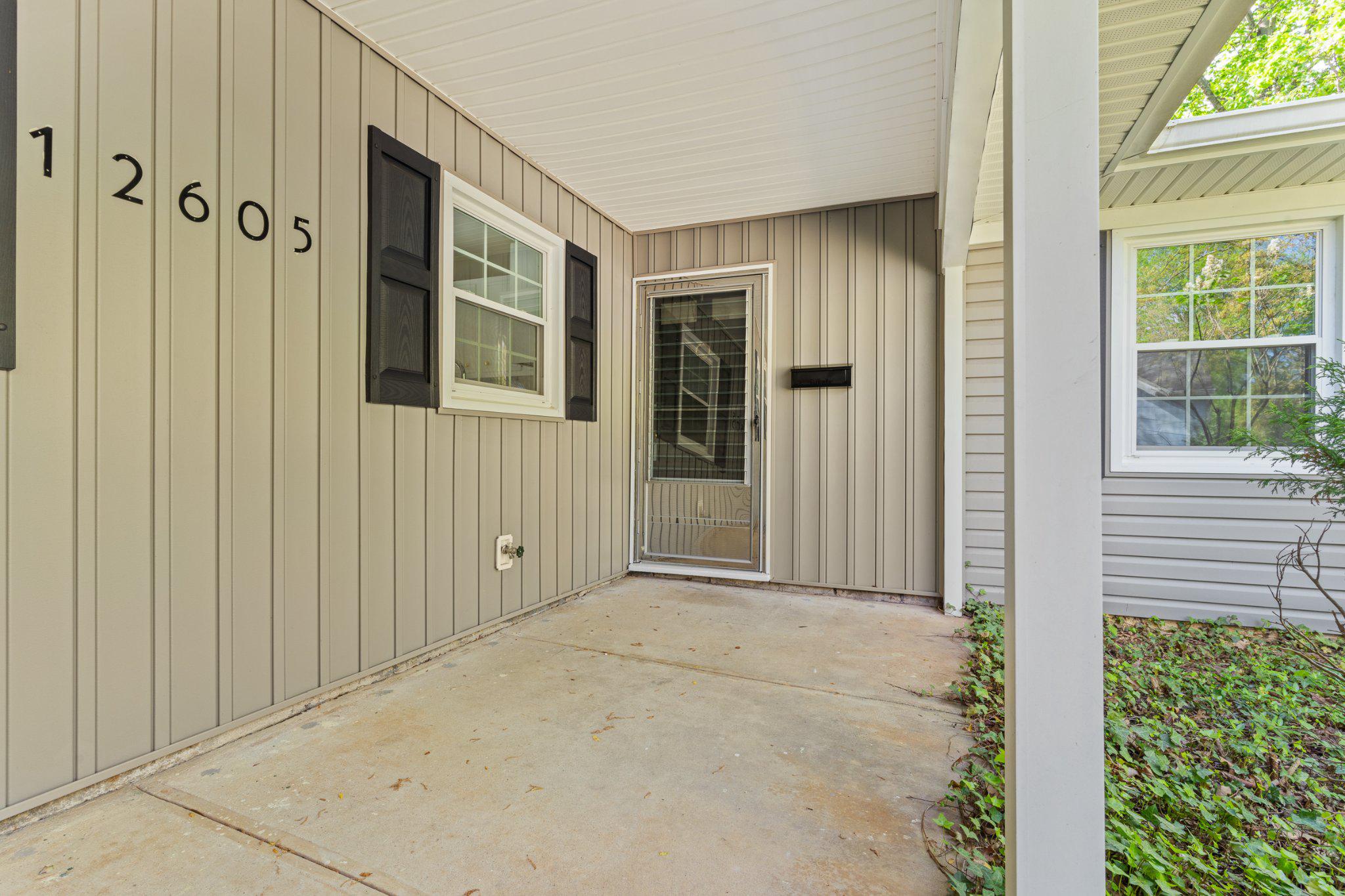 12605 Cedarbrook Lane Laurel, MD 20708 - Photo 2 of 28 Welcoming entryway