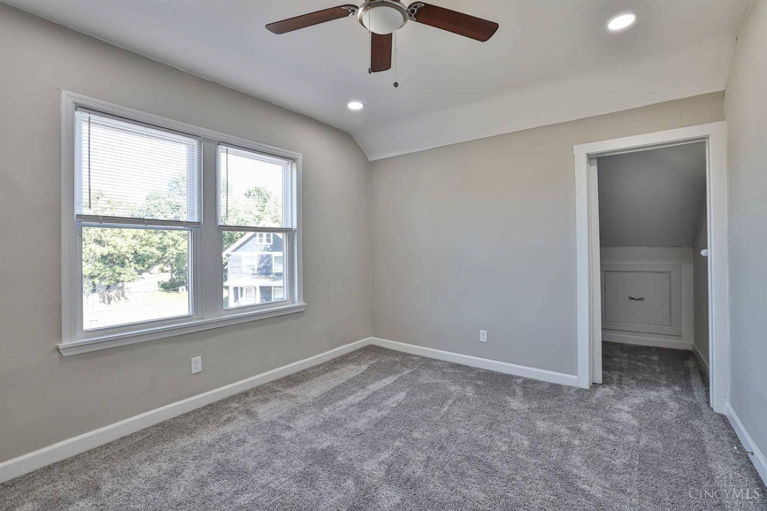 2847 Madison Road Cincinnati, OH 45209 - Photo 22 of 57 Bedroom 3 with a walk in closet.