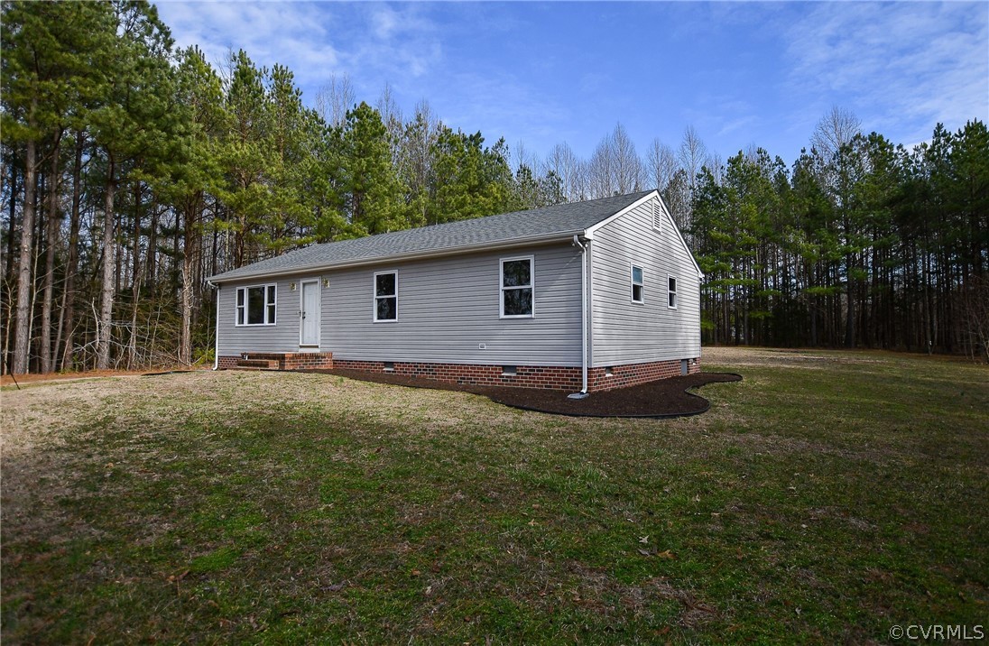 204 Hazelwood Road Aylett, VA 23009 - Photo 1 of 18 Front of home