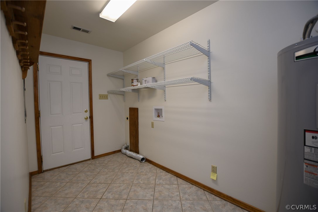 204 Hazelwood Road Aylett, VA 23009 - Photo 12 of 18 Laundry/Mud room with direct entry