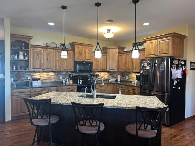 $565,000 | 240 North Pond Drive, Jackson, MN 56143