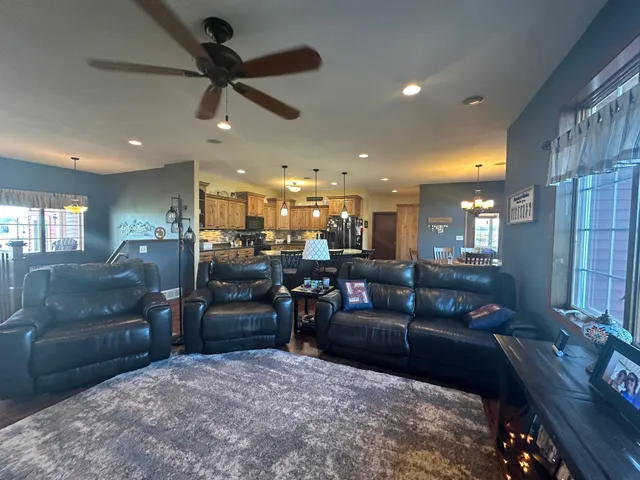 $565,000 | 240 North Pond Drive, Jackson, MN 56143