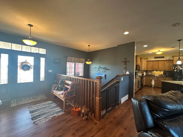 $565,000 | 240 North Pond Drive, Jackson, MN 56143