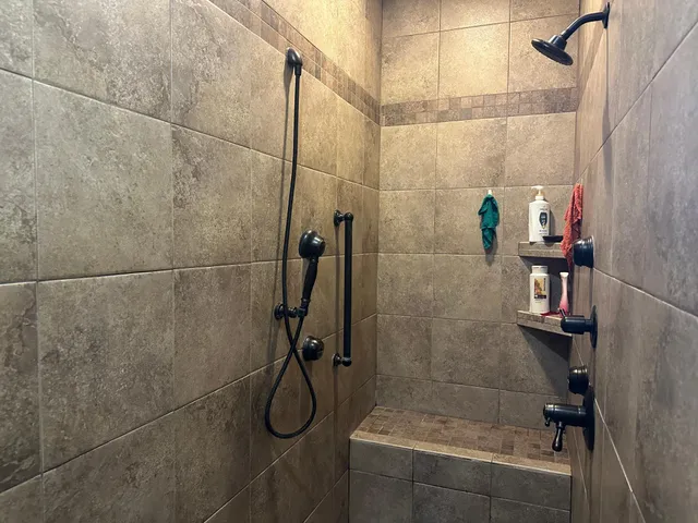 $565,000 | 240 North Pond Drive, Jackson, MN 56143