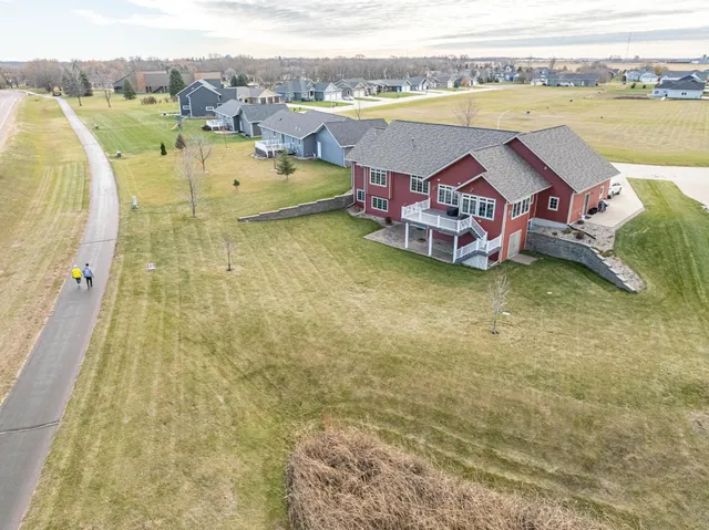 $565,000 | 240 North Pond Drive, Jackson, MN 56143