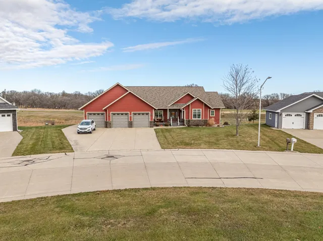 $565,000 | 240 North Pond Drive, Jackson, MN 56143