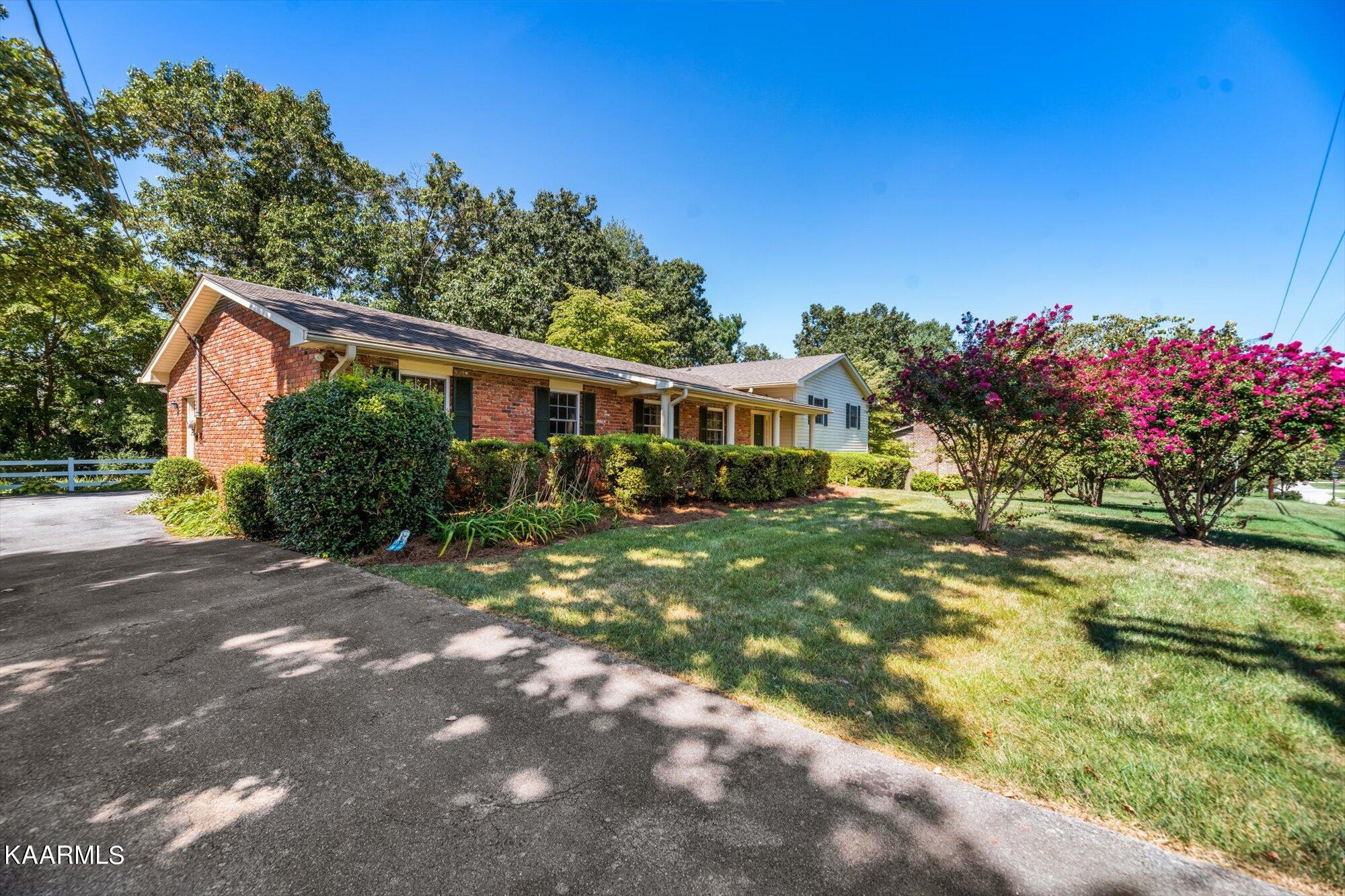 317 Highfield Road Knoxville, TN 37923 - Photo 2 of 30 2