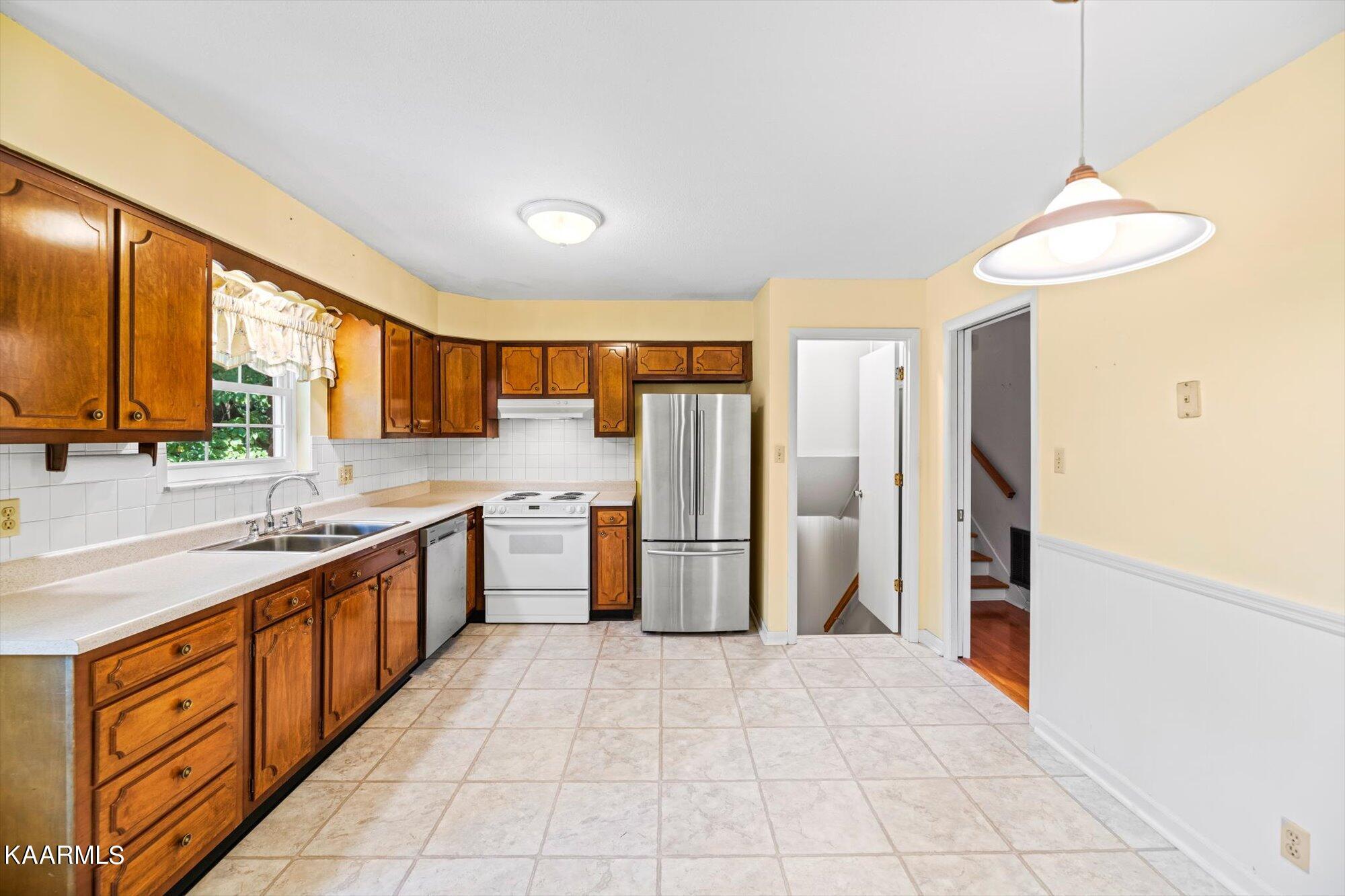 317 Highfield Road Knoxville, TN 37923 - Photo 4 of 30 4
