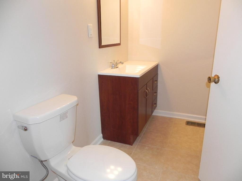 4507 Kinmount Road Lanham, MD 20706 - Photo 7 of 7 Bath (Master)
