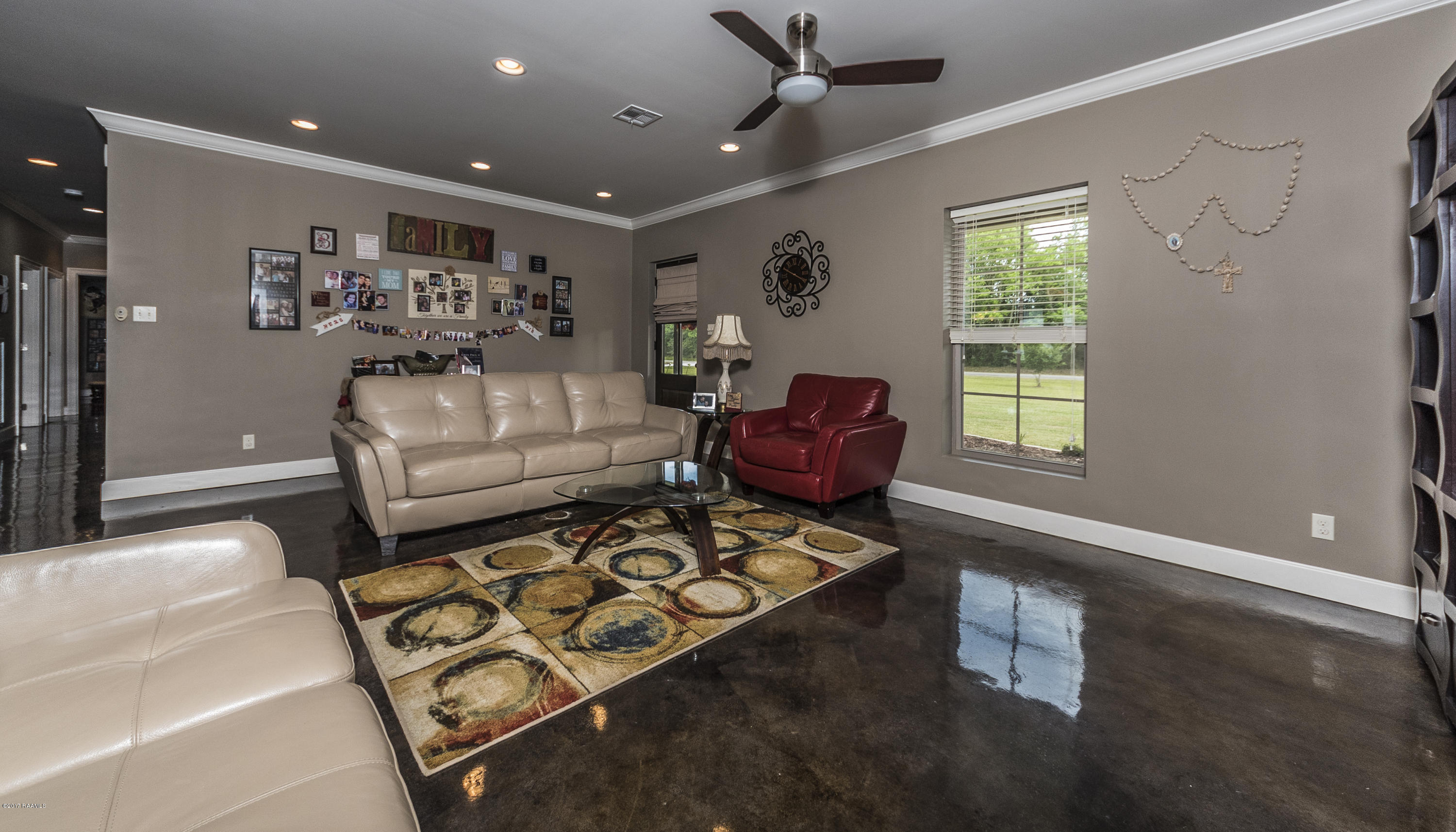 21726 Premier Road Kaplan, LA 70548 - Photo 15 of 39 Living Room 2