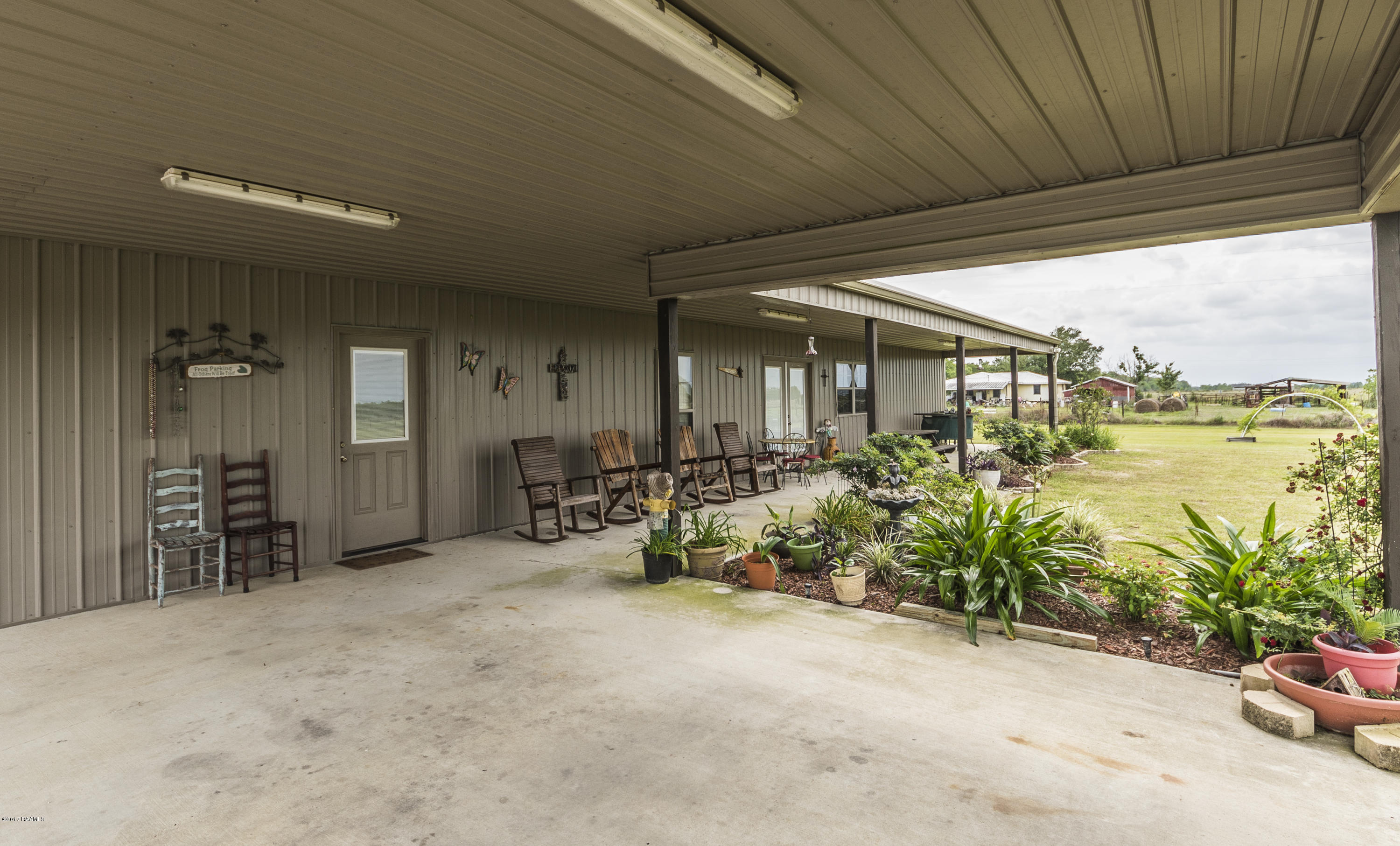 21726 Premier Road Kaplan, LA 70548 - Photo 31 of 39 Back Patio 1