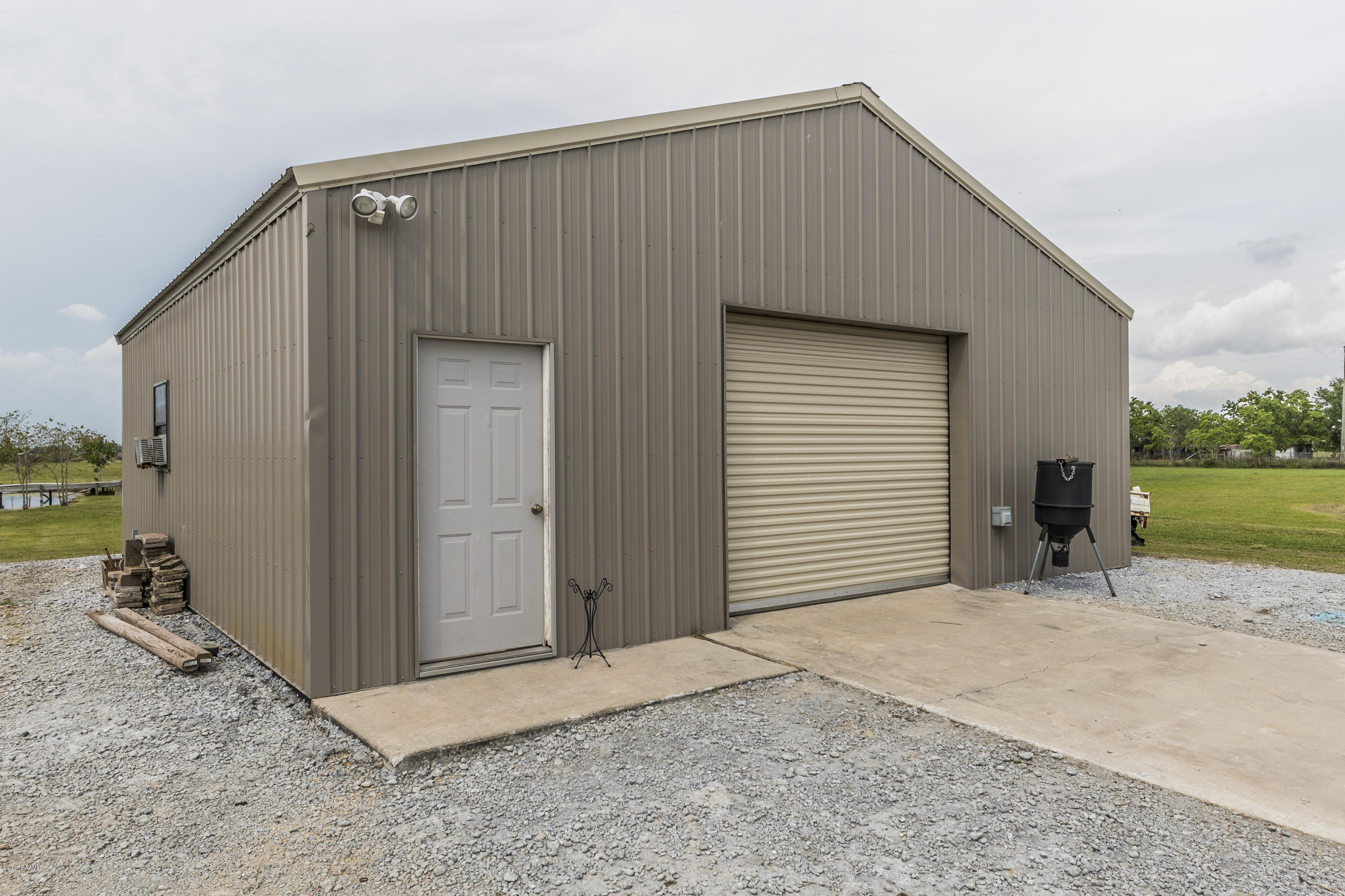 21726 Premier Road Kaplan, LA 70548 - Photo 38 of 39 Shop 1