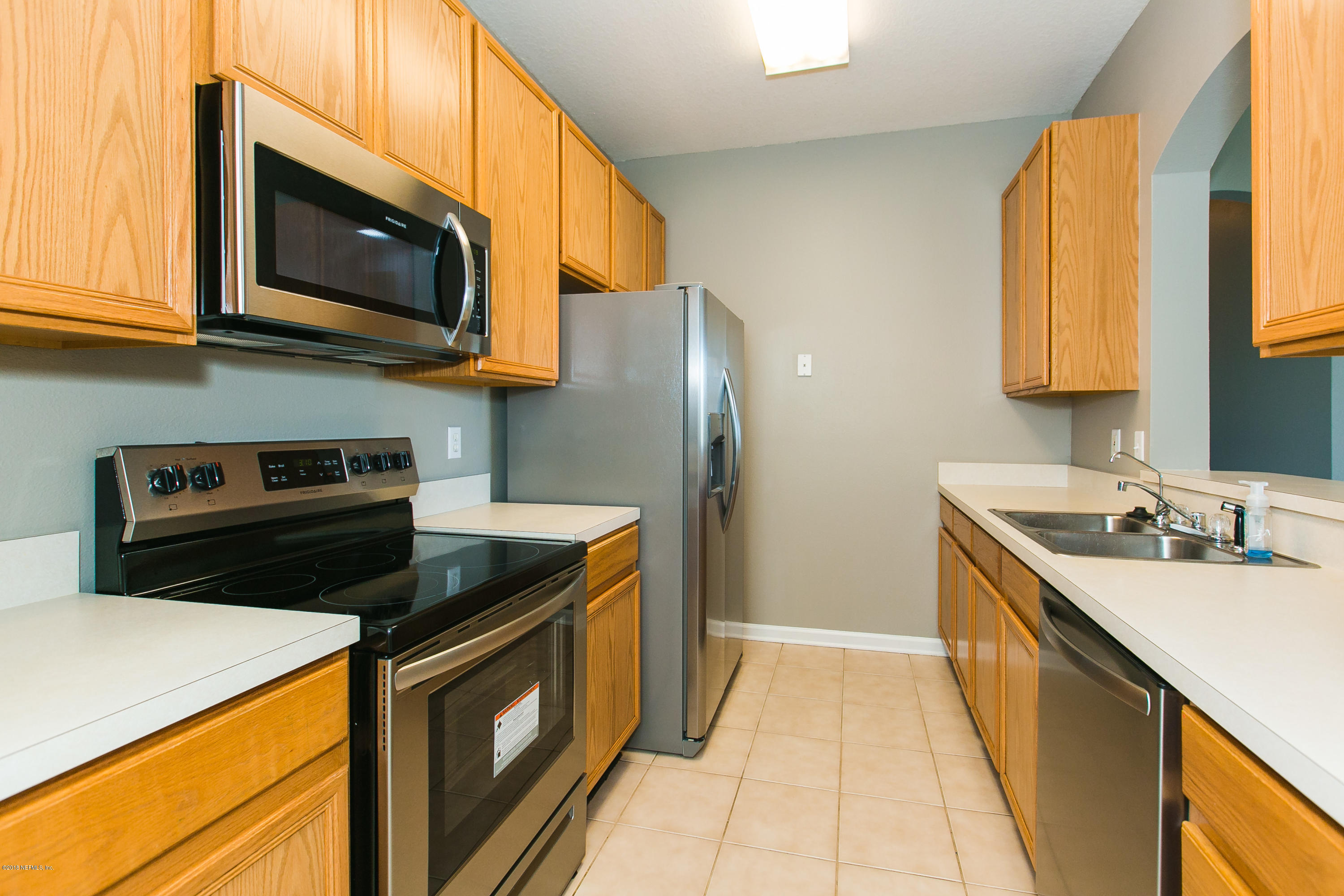 7990 Baymeadows Road, Unit 714 Jacksonville, FL 32256 - Photo 5 of 38 Kitchen