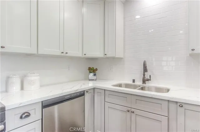 $1,250,000 | 1925 North Screenland Drive, Burbank, CA 91505