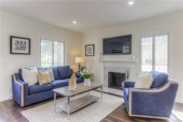 $1,250,000 | 1925 North Screenland Drive, Burbank, CA 91505