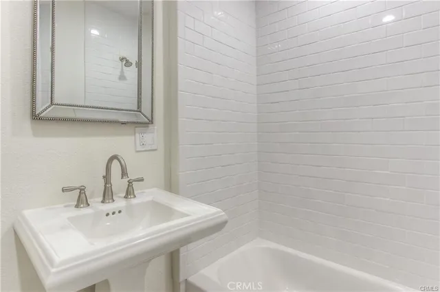 $1,250,000 | 1925 North Screenland Drive, Burbank, CA 91505