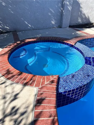 $1,250,000 | 1925 North Screenland Drive, Burbank, CA 91505