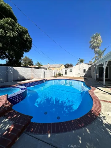 $1,250,000 | 1925 North Screenland Drive, Burbank, CA 91505