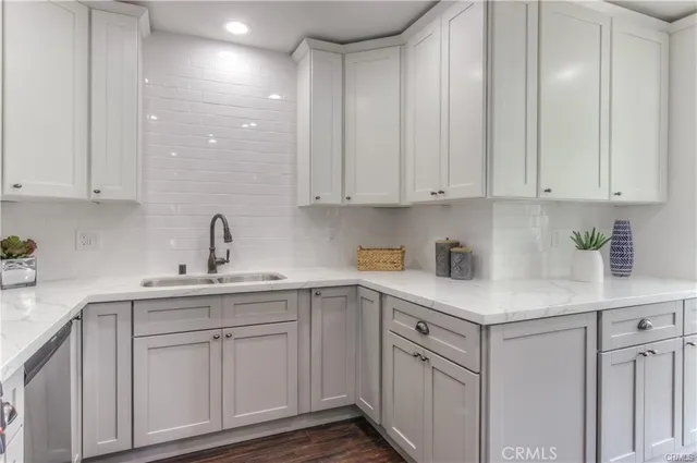 $1,250,000 | 1925 North Screenland Drive, Burbank, CA 91505